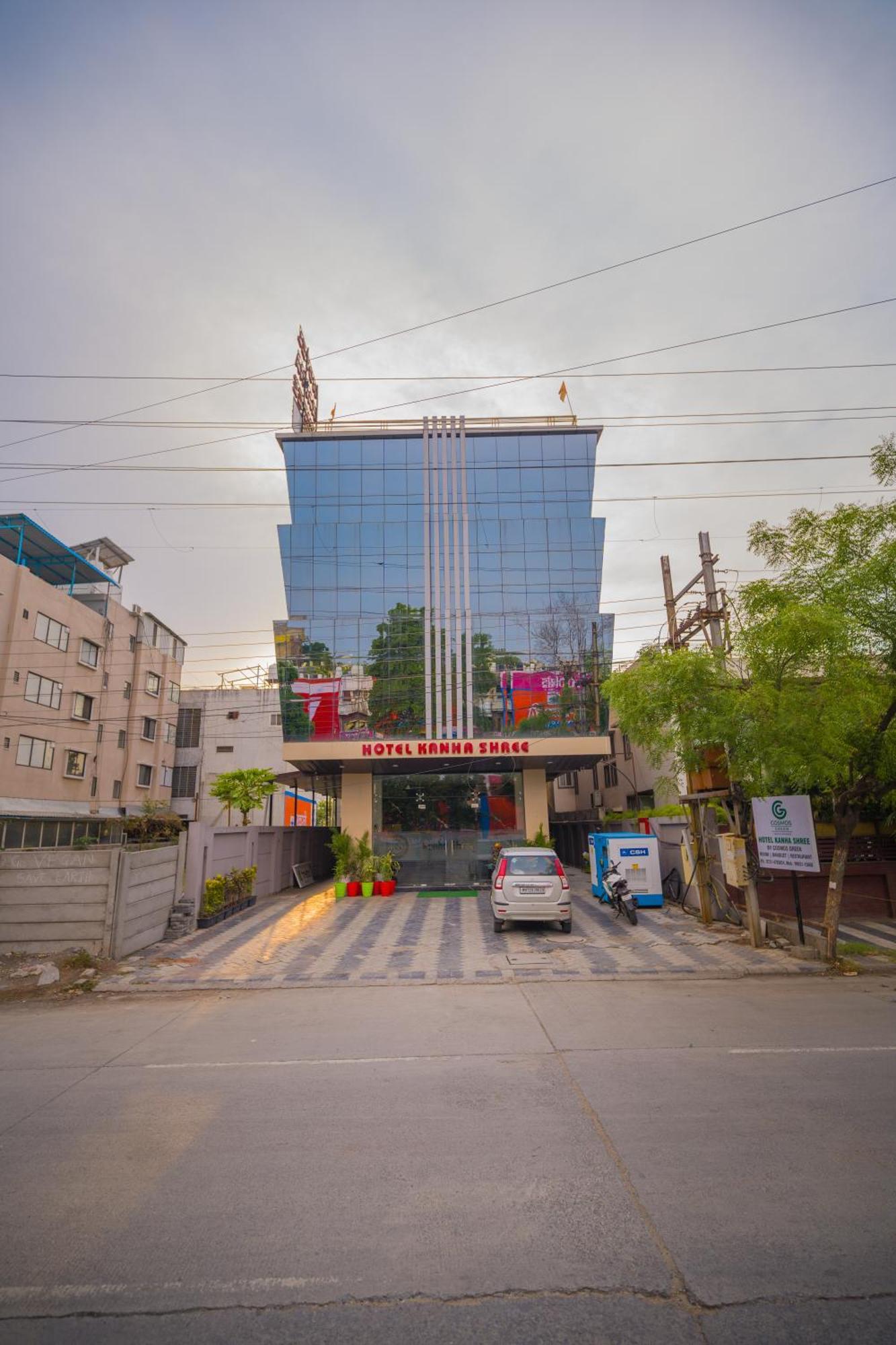 Hotel Kanha Shree By Cosmos Green インドール エクステリア 写真