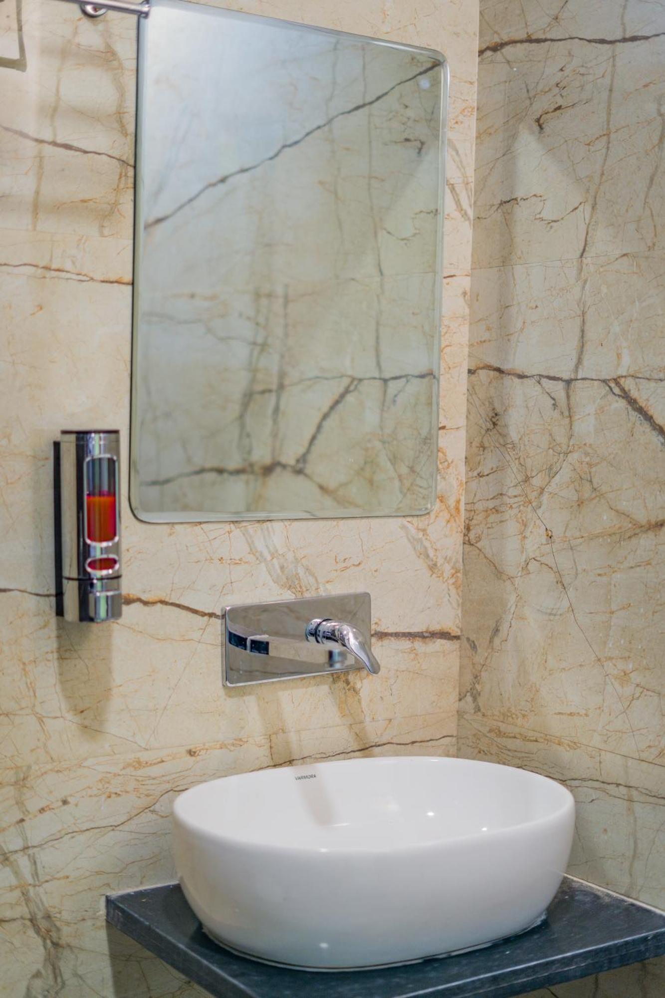 Hotel Kanha Shree By Cosmos Green インドール 部屋 写真